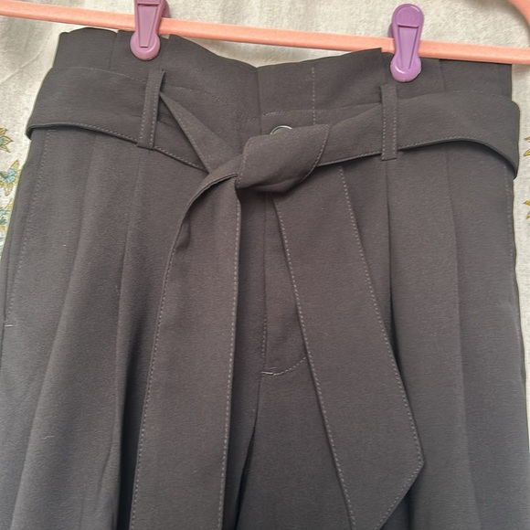 Black trousers - Picture 2 of 3